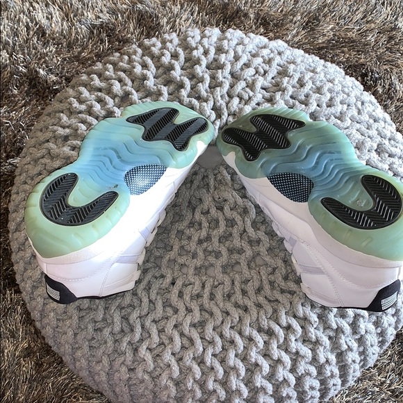 Jordan Retro 11 - Picture 6 of 6